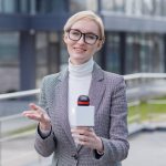 畑恵さんのようなニュースキャスターになるための資格とは？